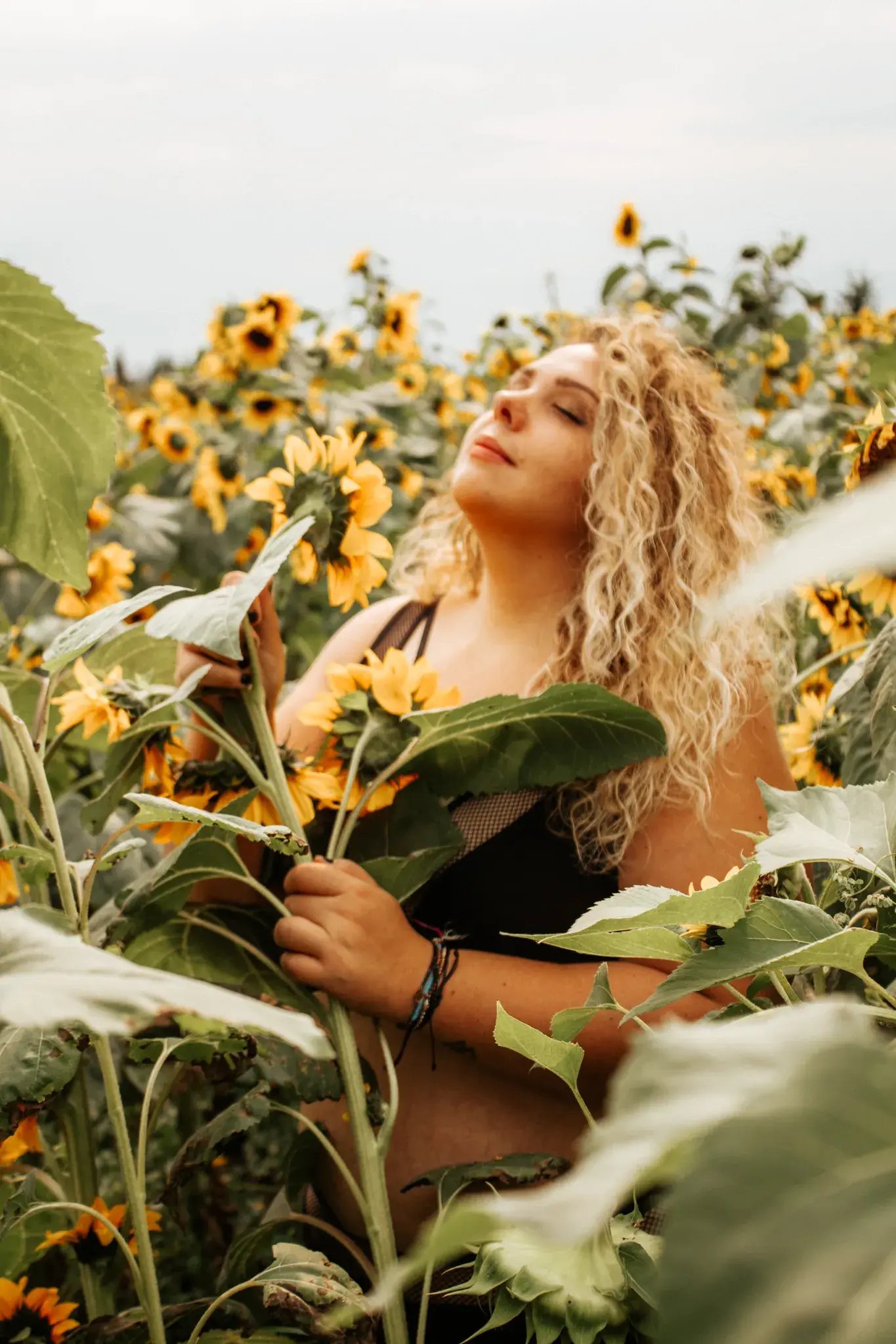 sunflower boudoir photos